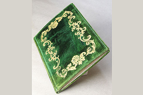 Restaurierung von Gewebebänden