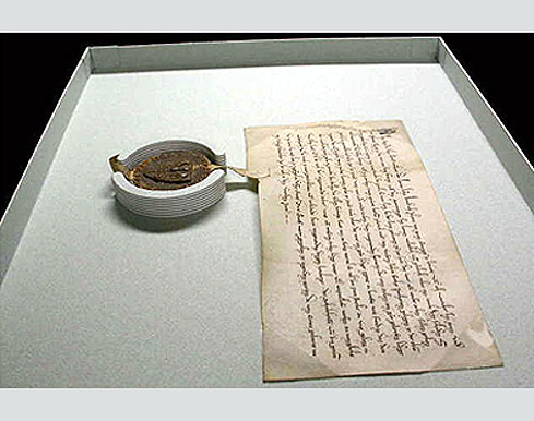 Bild 6: Die ideale Lagerung von Urkunden mit Siegeln