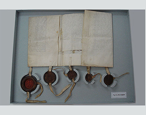 Bild 8: Lagerung mit Akzent auf dem Schutz der Siegel